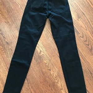 Gap black true skinny mid rise 25r
